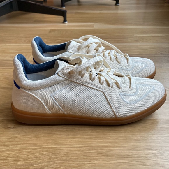 Men’s Rothy’s sneakers - Picture 2 of 3